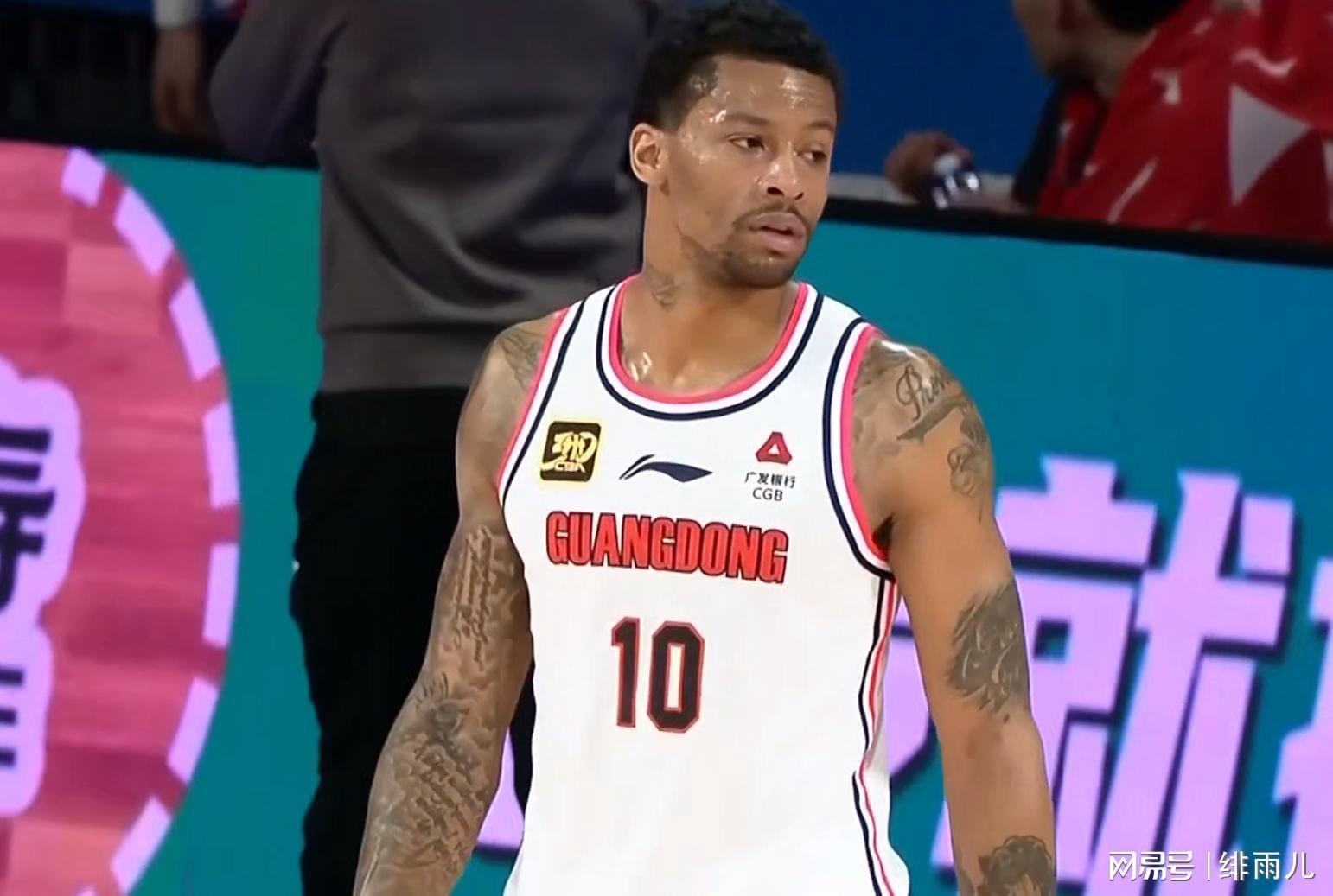 逼宫四川队！萨姆纳自宣将加盟广东男篮，保送杜锋“躺”着夺冠？